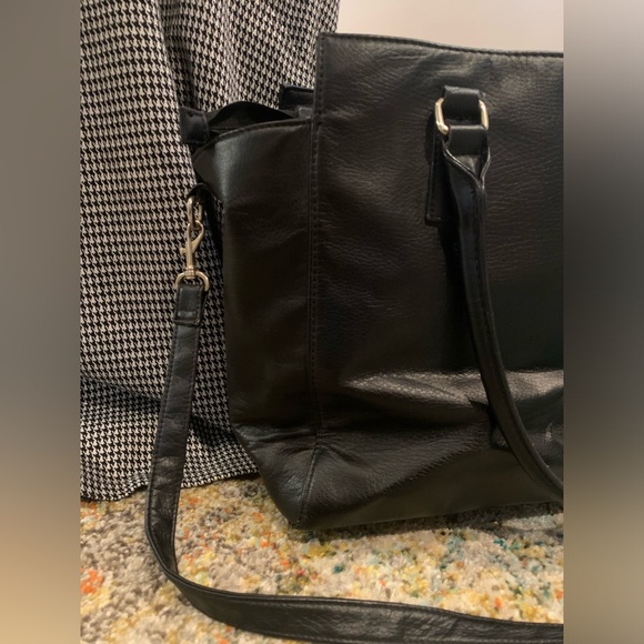 Large Black Purse - Picture 3 of 4